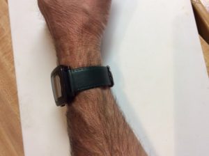 Piel Vacuno Dark Green soft leather band on a Pebble Time watch