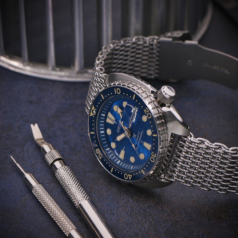Genuine H Link Shark Mesh 316L Stainless Watch Strap - Satin
