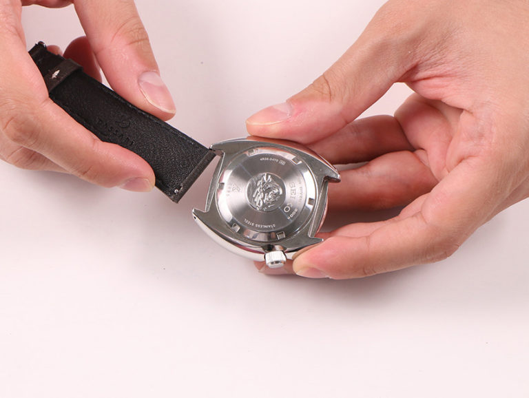 How To Install A QuickRelease Strap StrapsCo