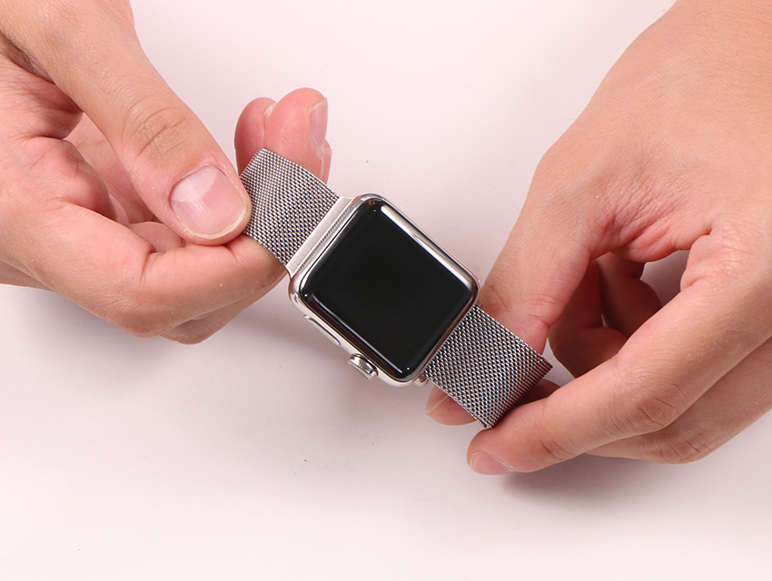 How To Install Apple Watch Bands 1