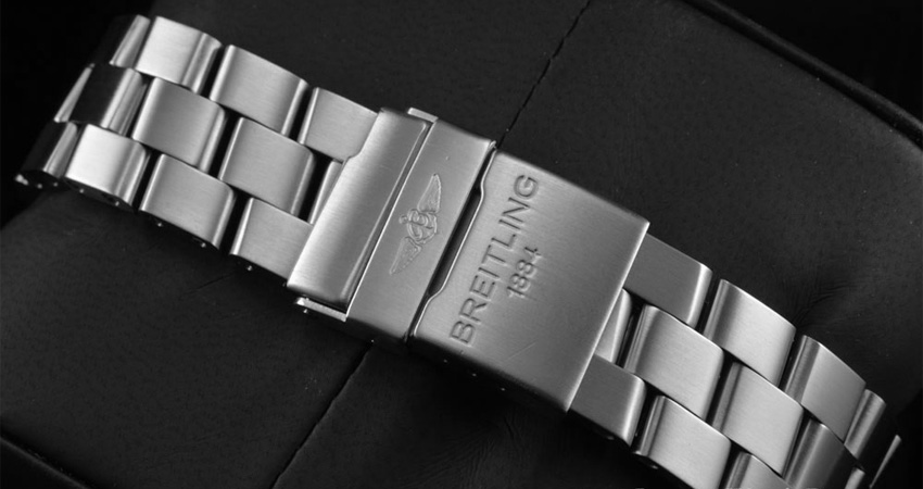 Most Iconic Watch Bracelets Ever Made Breitling Professional Ii Bracelet