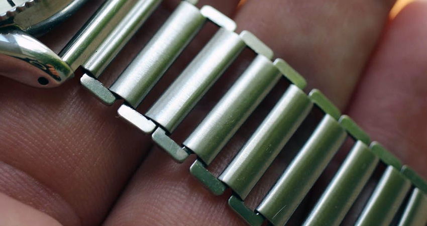 The Top 5 Metal Watch Bracelet Designs You Should Know About – namokiMODS