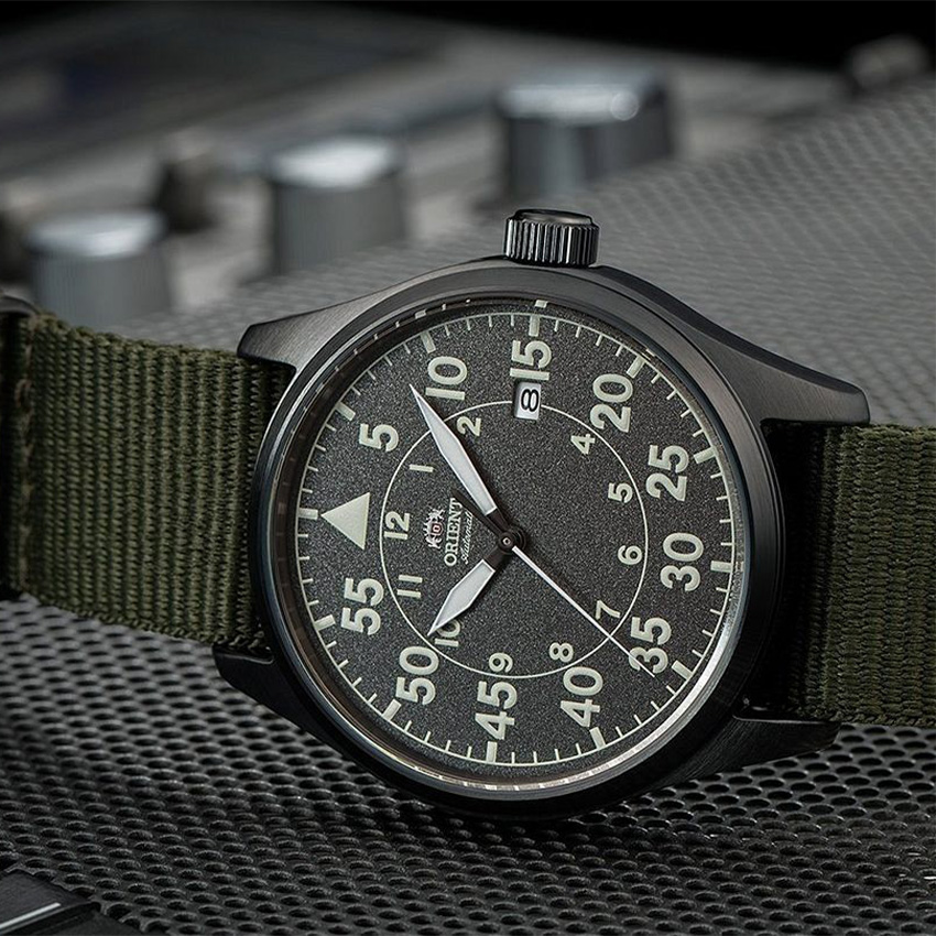 Best pilot watch sale under 300