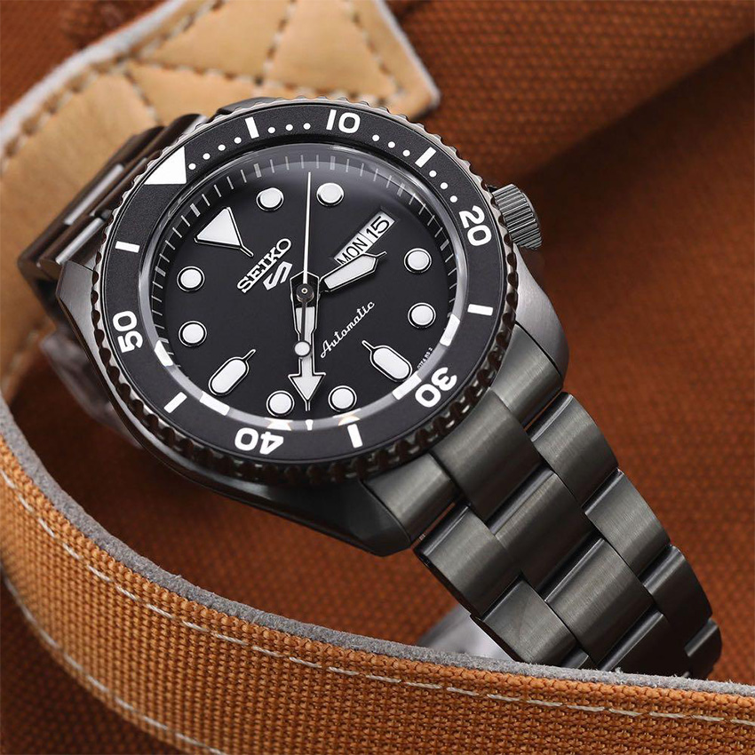 Five of the Best Automatic Watches Under 300 Plus Two Bonus Entries StrapsCo