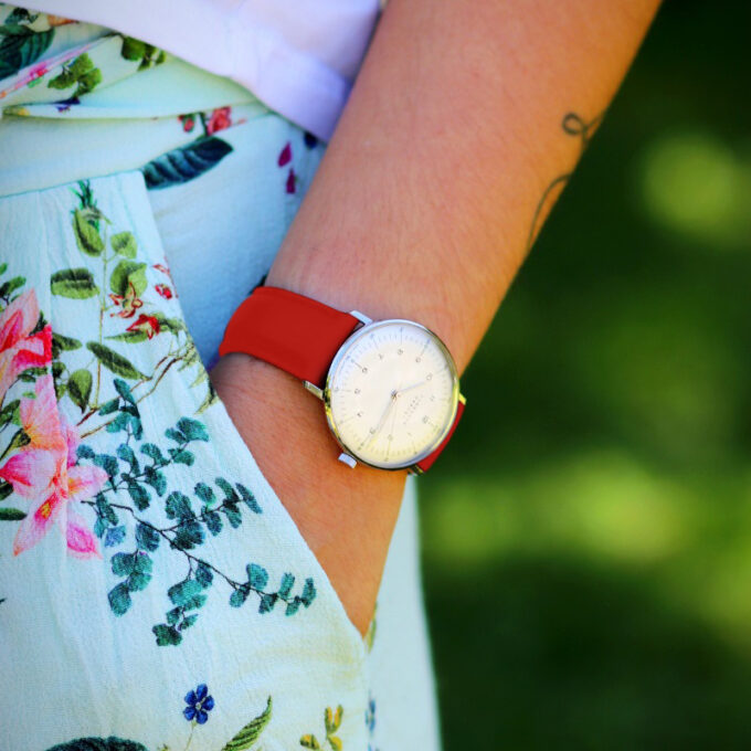 st19 Creative Classic Women’s Strap With Quick Release Red
