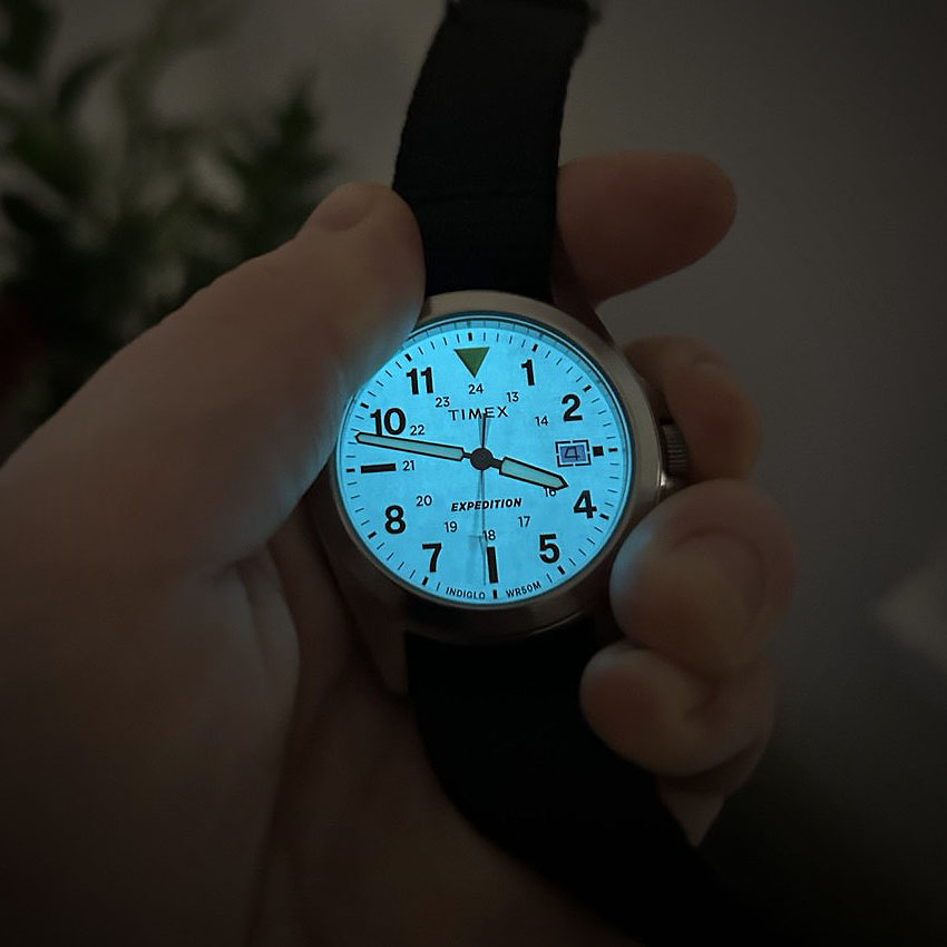 worn & tested timex expedition field dial legibility indiglo