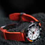 <span class="product-title-compatibility">Aviator FKM Rubber Strap <br><small>by DASSARI</small></span>