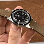 <span class="product-title-compatibility">Distressed Leather Strap <br><small>By DASSARI</small></span>