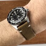 <span class="product-title-compatibility">Distressed Leather Strap <br><small>By DASSARI</small></span>