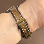 <span class="product-title-compatibility">Analogue Vintage Leather Bund Strap <br><small>By DASSARI</small></span>